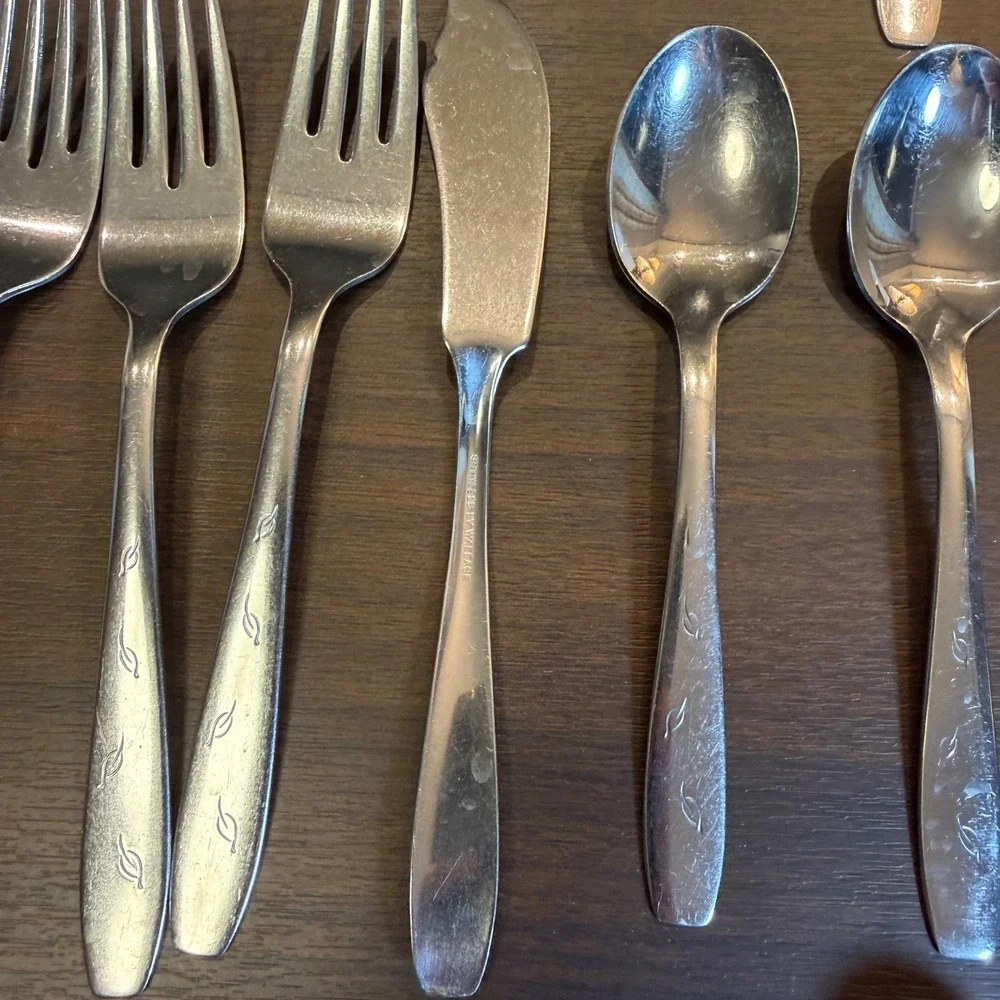 Wallace Stainless Falling Leaves Flatware Set 46 Pcs Leaf Forks Spoons 1957 VTG